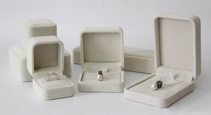 How to Ensure Color Accuracy in Custom Jewelry Boxes