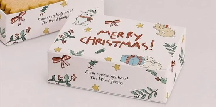 Que materiais são necessários para reciclar cartões de Natal antigos e transformá-los em caixas de presente?