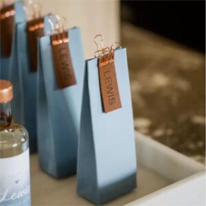 Quali sono le tecniche creative per ridipingere una scatola di profumi?