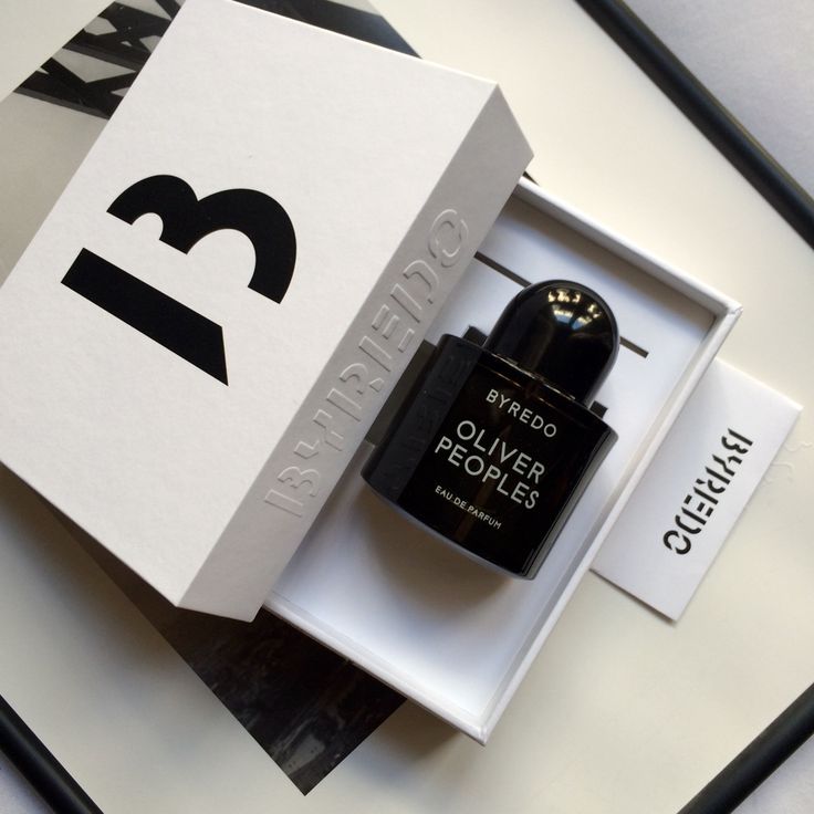 Che cosa significa il simbolo del barattolo sul retro di una scatola di profumo?